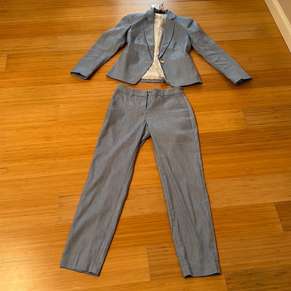 Set of Nwt Express blue blazer and pants ONLY the pans are for sale.